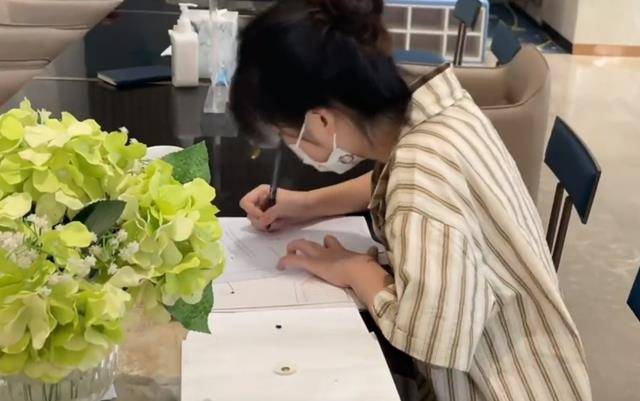 ▼一名女子辭職回家後對生活毫無動力。（圖／翻攝自搜