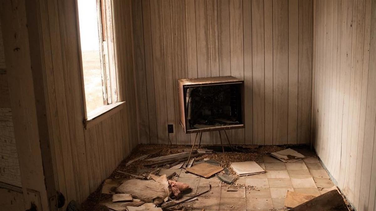 租客約點交「都掃好了」 房東一看長香菇：搞得像鬼屋