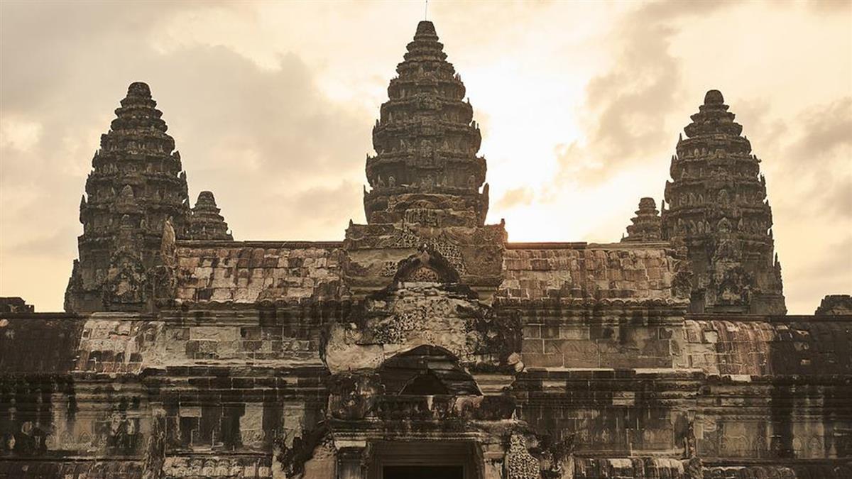 深陷月薪8萬打工騙局！大馬男遭囚禁 躲箱子驚險逃出