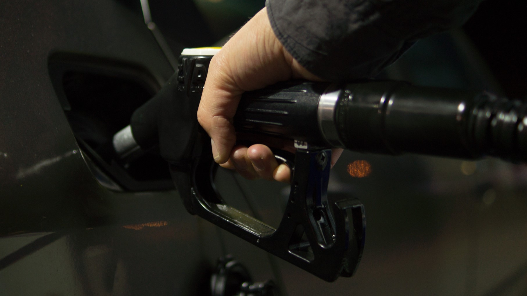 ▼婦人日前到彰化一間加油站加油和洗車，意外和員工起了爭執。（示意圖／pexels）