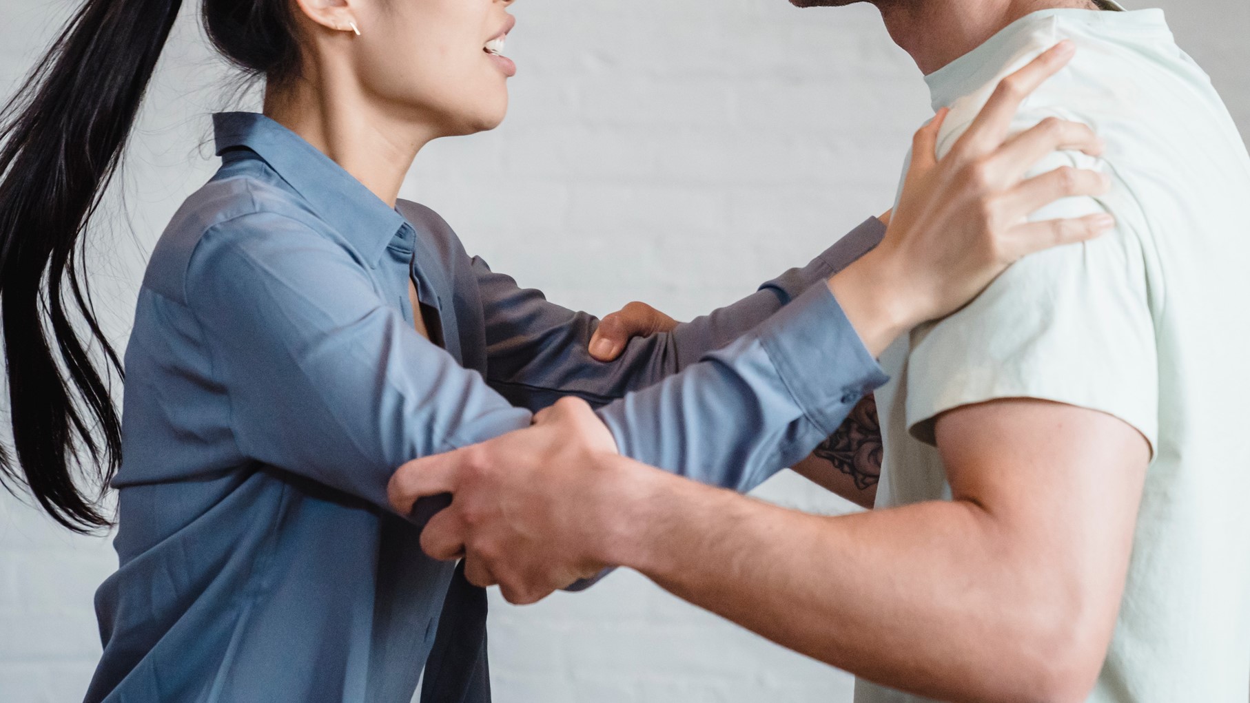 ▼婦人因不滿加油站員工的服務態度，與對方起了嚴重爭執。（示意圖／pexels）