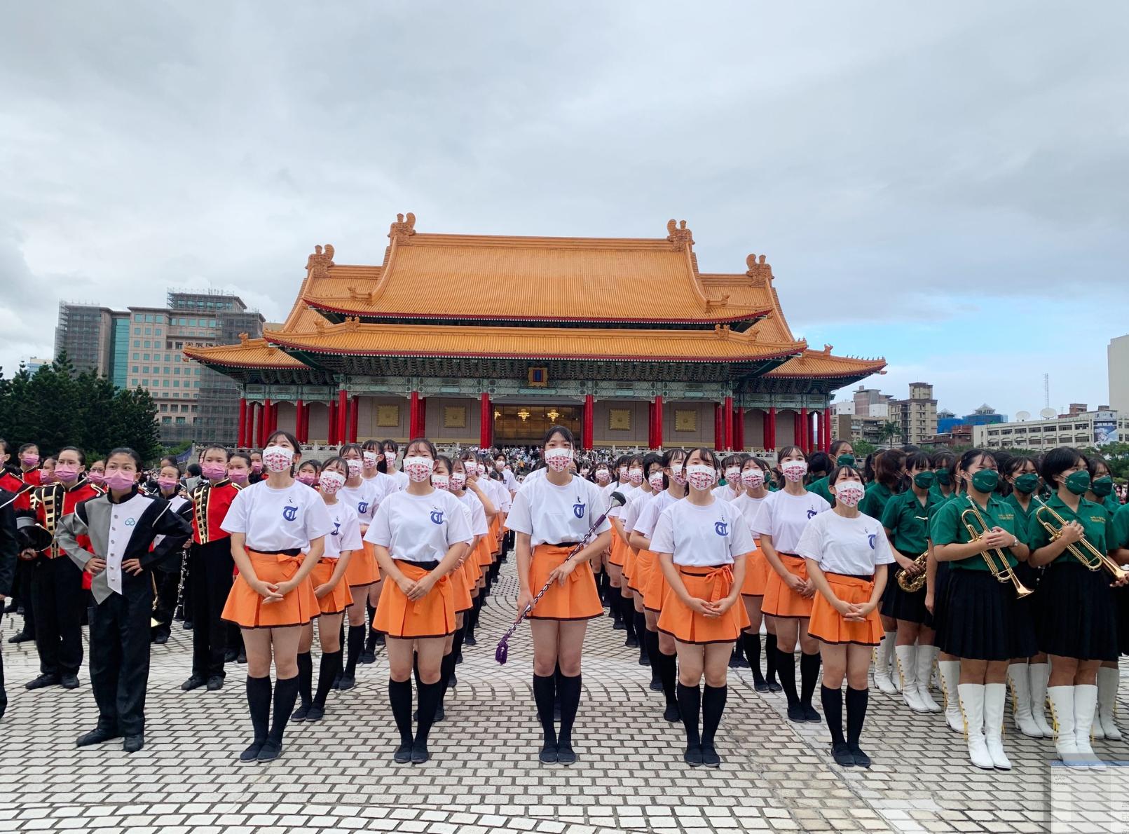 ▼三校儀隊表演練習，就超級吸睛。（圖／翻攝自中華文化總會臉書）