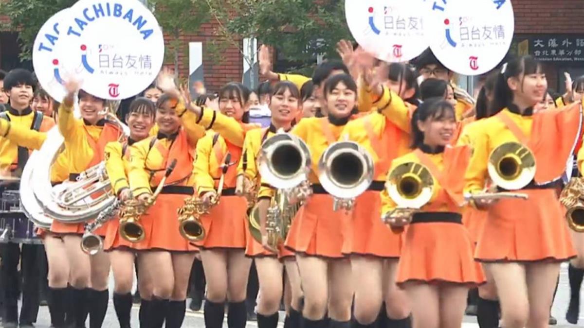 日本「橘色惡魔」登國慶大會 邊跳邊吹展現超強演出