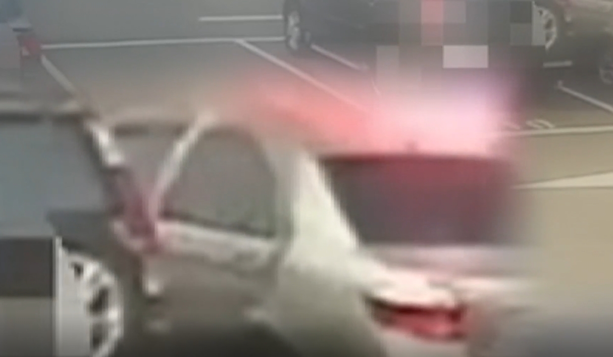 ▼男子剛把車停好沒多久，車子便起火燃燒。（圖／東森新聞）