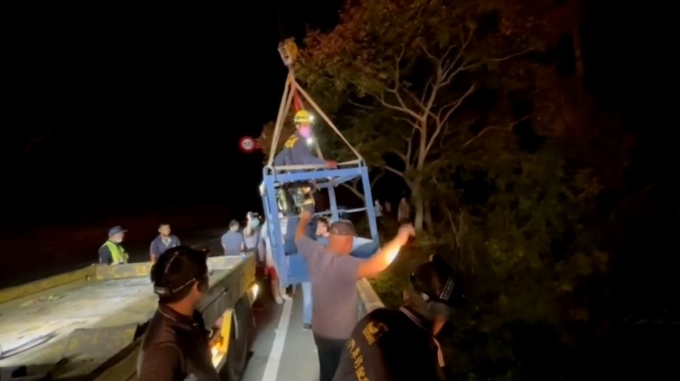 ▼最後一具遺體被發現。（圖／東森新聞）