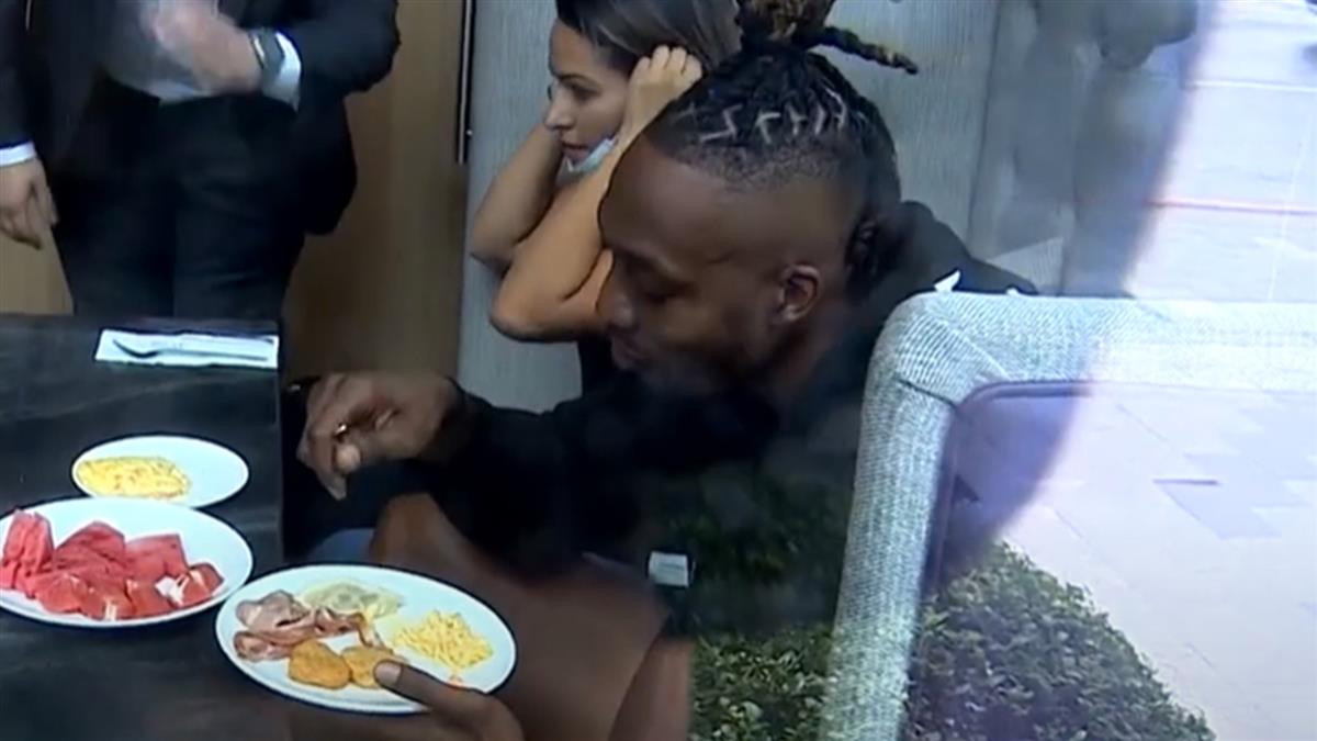 抵台9小時 「魔獸」霍華德早起練球零時差