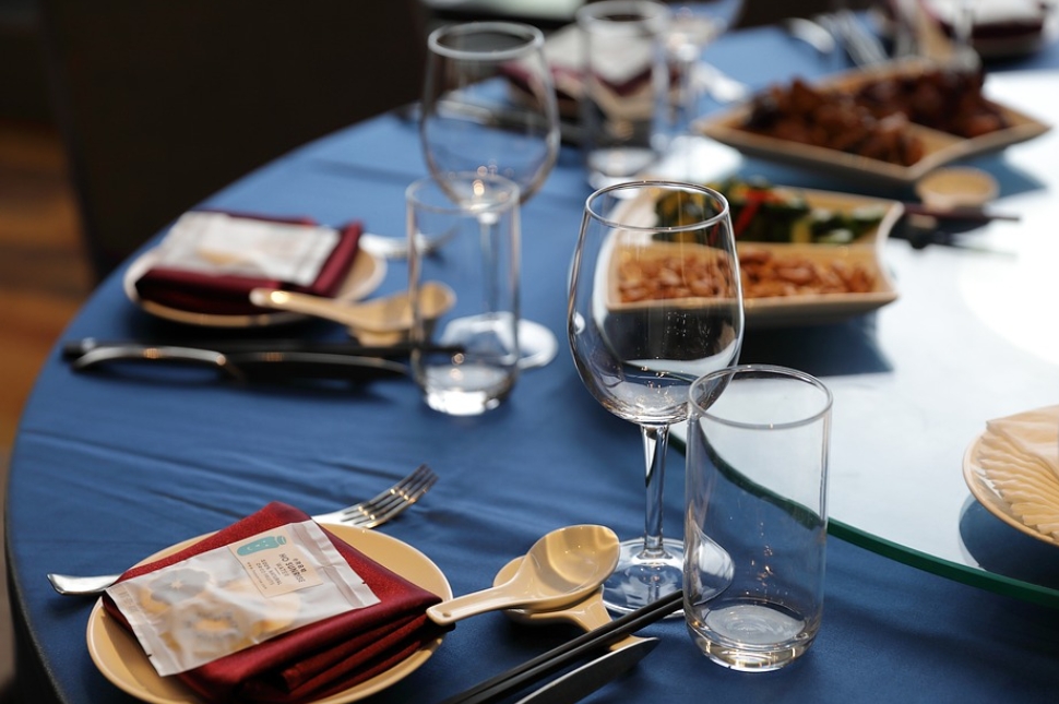 ▼辦完千人奢華婚宴後,夫妻倆的苦日子就來了。(示意圖/Pixabay)