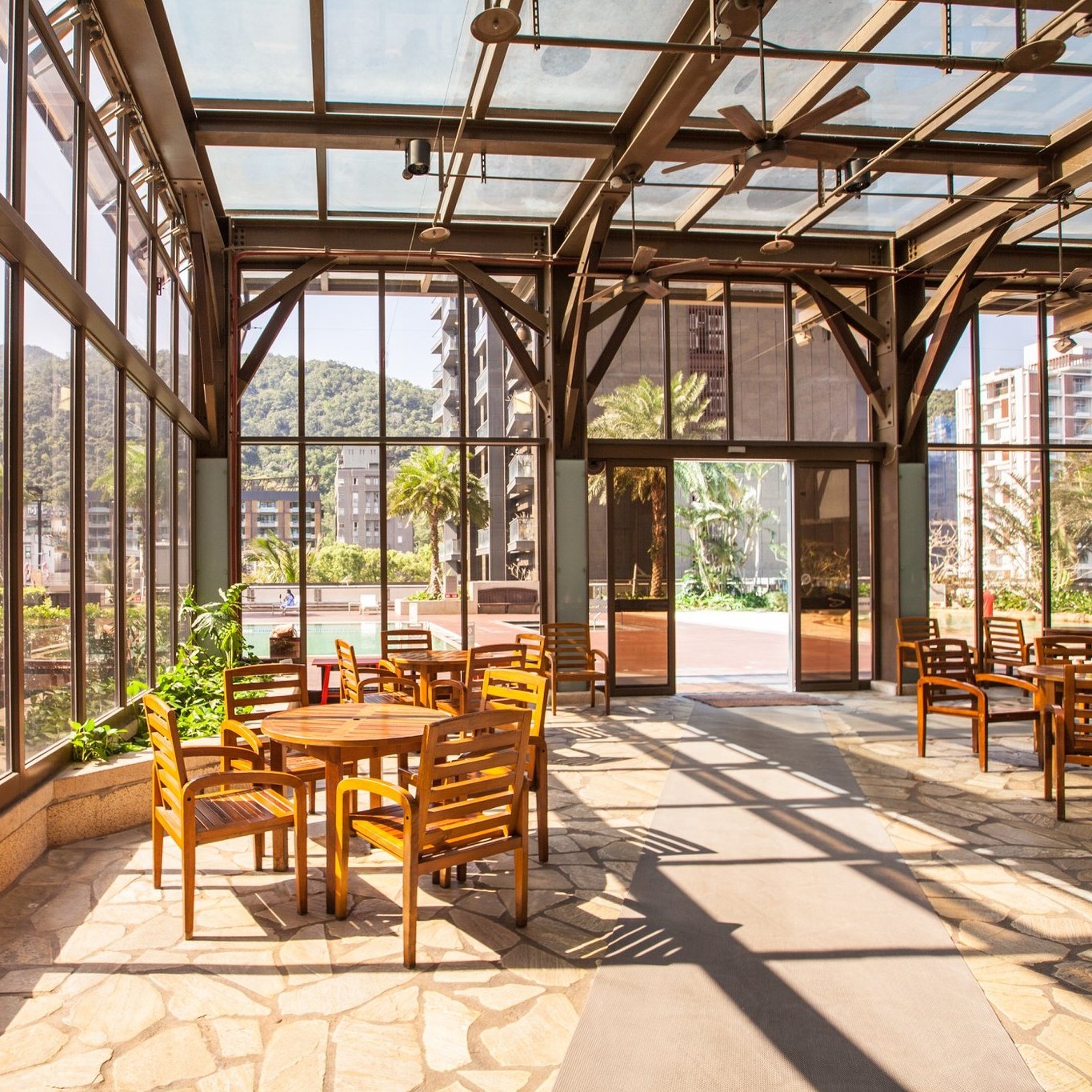 ▼礁溪長榮鳳凰酒店雙11優惠方案，四人入住共13,523元。（封面圖／翻攝自礁溪長榮鳳凰酒店臉書）