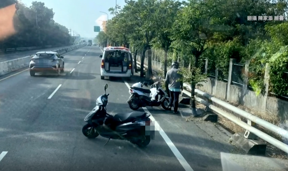 ▼因為現場只有一名不知道怎麼報警的移工，所以司機協助報警。（圖／東森新聞）