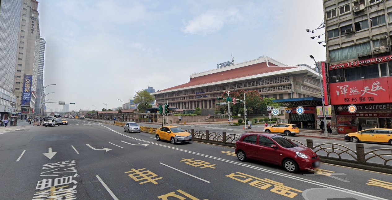 ▼忠孝西路將開放機車通行。（圖／翻攝自google地圖）