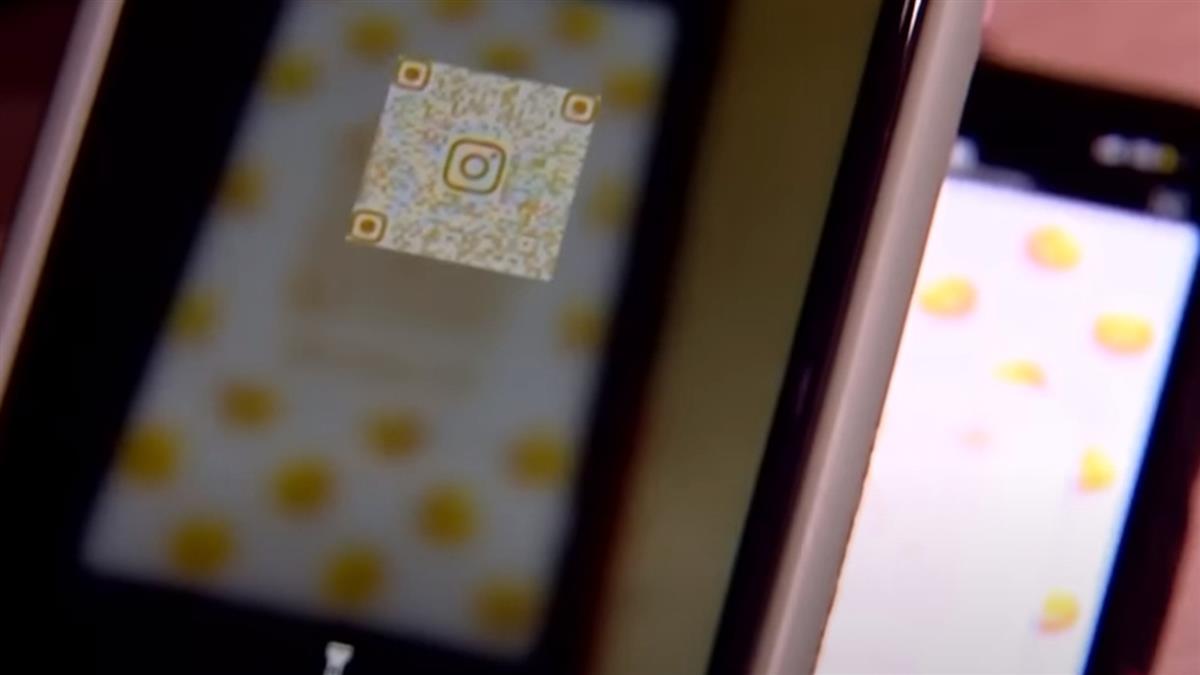 獨／耶誕城驚見「掃條碼」大隊 曝IG帳號轉賣黑幕