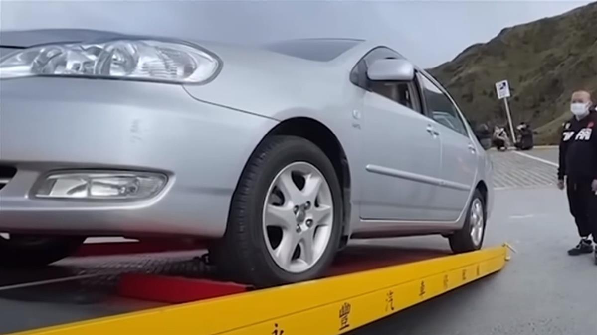 獨／貴不貴？武嶺拋錨「顧山」 拖車拖到霧社收費5千
