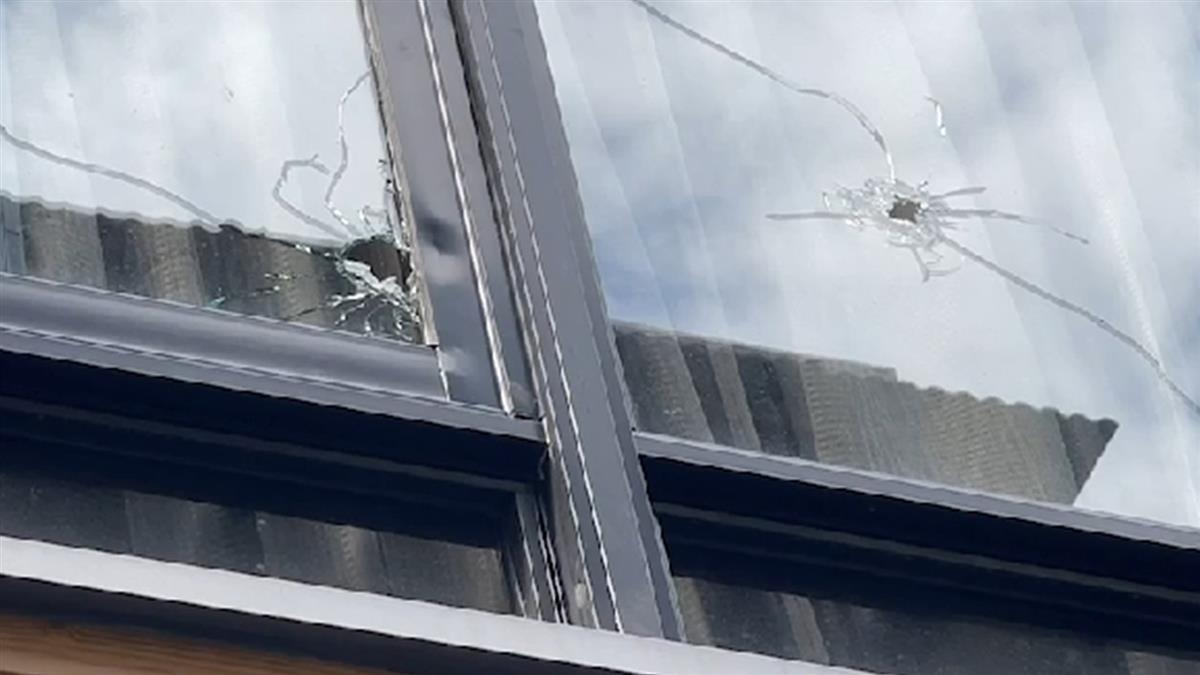 快訊／高雄凌晨驚傳槍響！民宅遭開六槍 現場畫面曝光