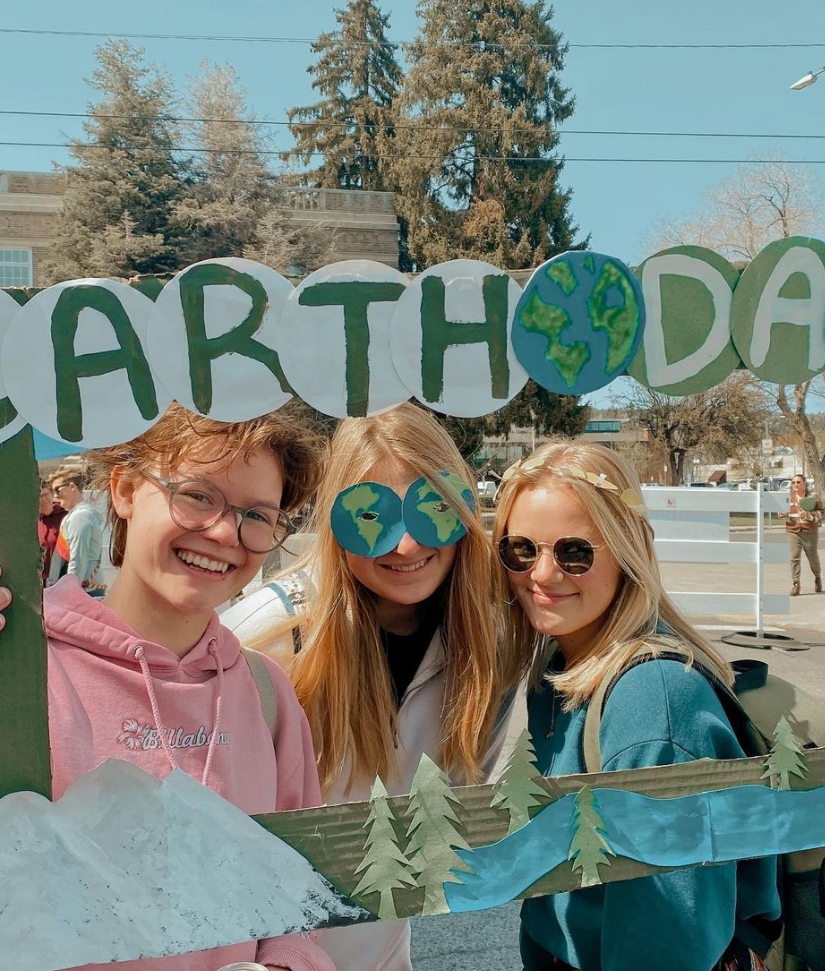 ▼美國3名女子被同一人玩弄感情。（圖／翻攝自fine__crew IG）