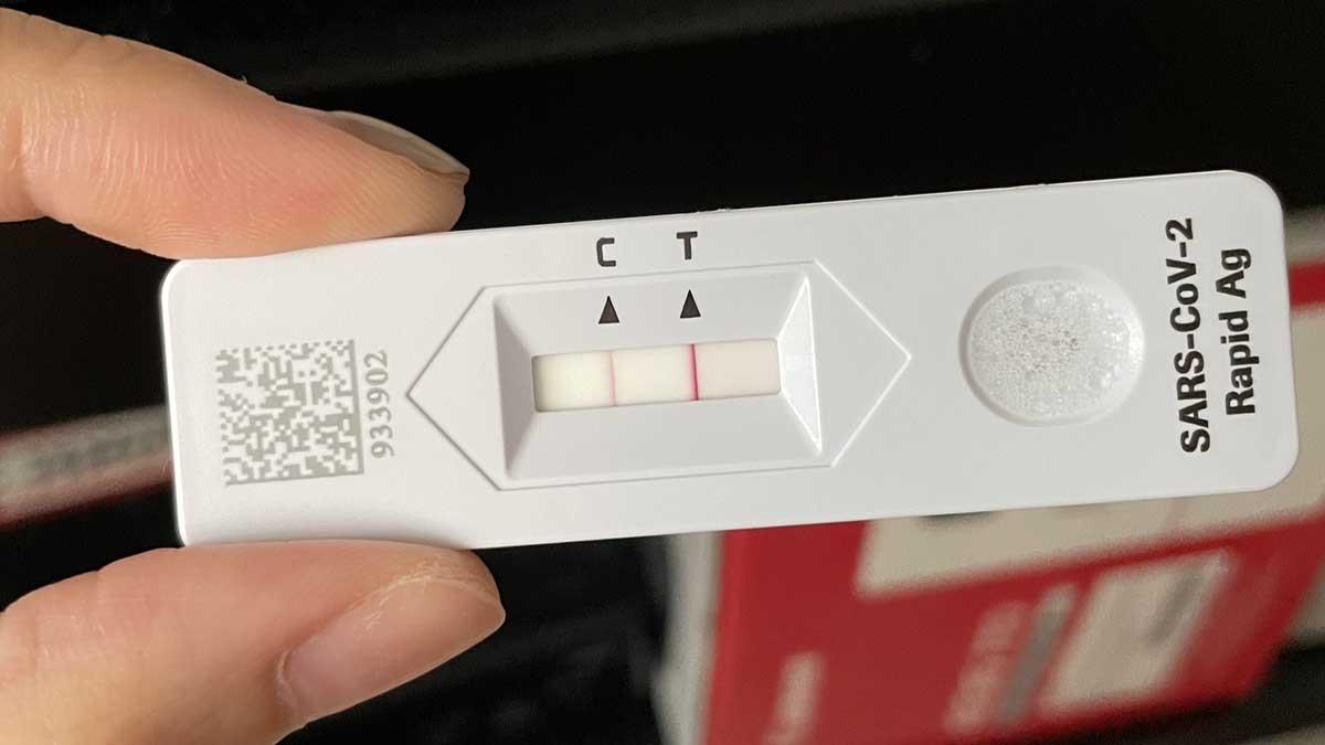 ▼新秘表示自己確診了。（示意圖非當事人／東森新聞）
