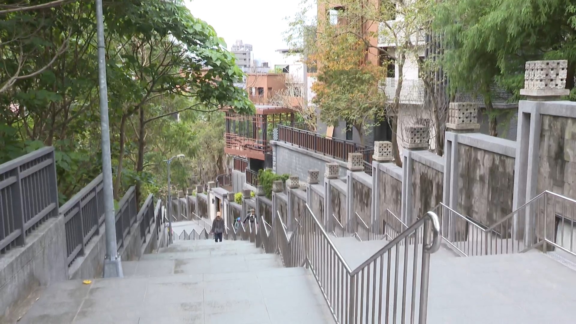 ▼台北市北投一處高級社區爆發衝突。（圖／東森新聞）