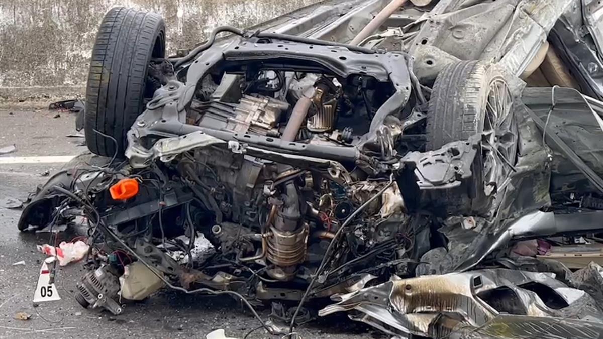 快訊／台南轎車高速撞橋墩！4人被拋飛 2人失去生跡