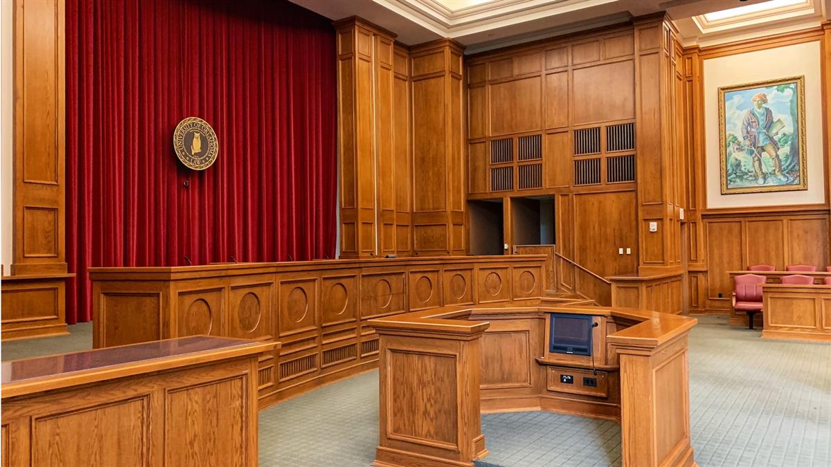 女兒慘遭性侵棄屍 媽出庭「連開8槍」當眾擊斃凶手