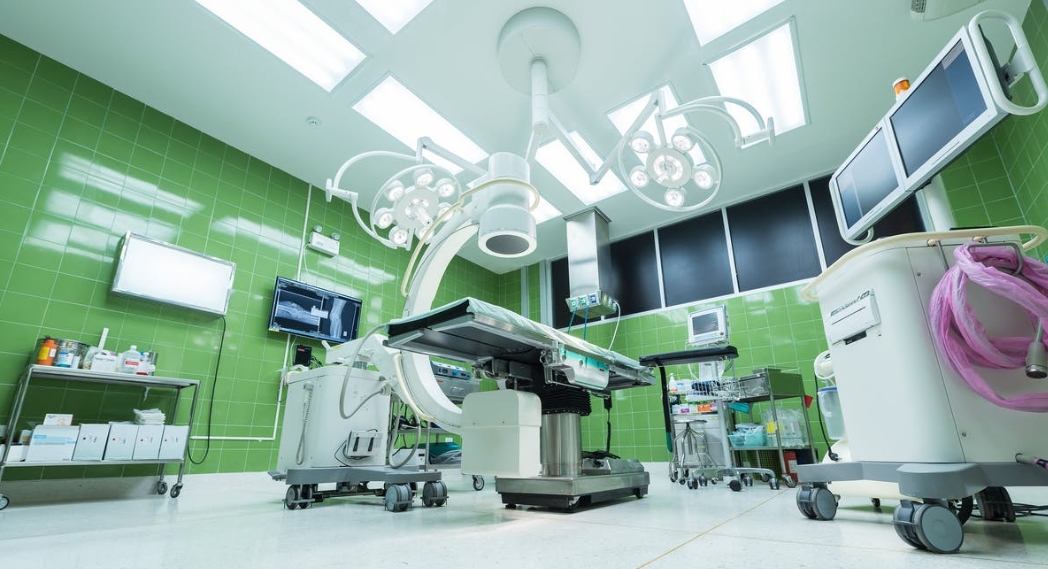 ▼陳榮堅提到手術將異常˙細胞切除後,發現患者為肝癌初期。(示意圖/翻攝自pexels)