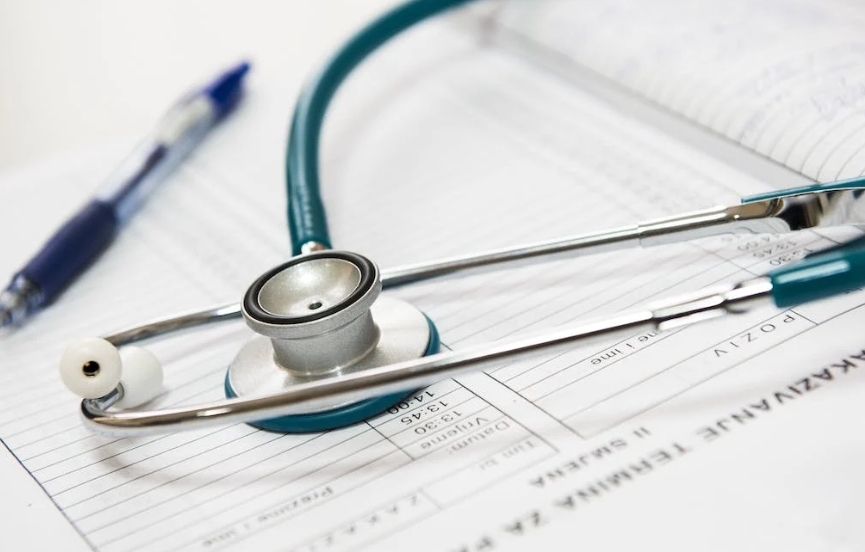 ▼大陸一名男醫師在社交平台上，上傳女患者私密部位照片。（示意圖／翻攝自pexels）