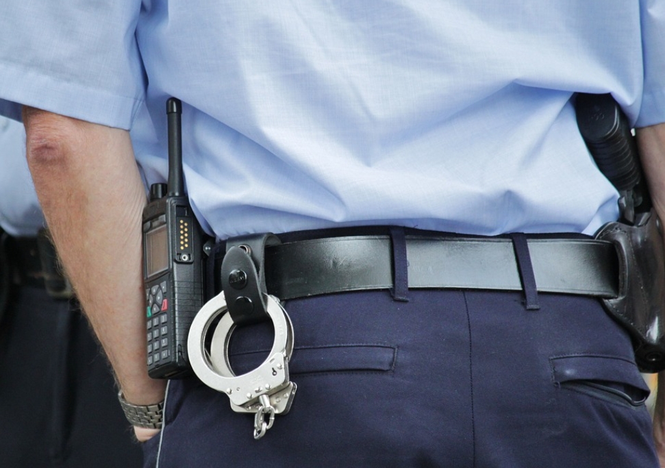 ▼前陳姓偵查隊長遭記2大過免職。（示意圖／Pixabay）