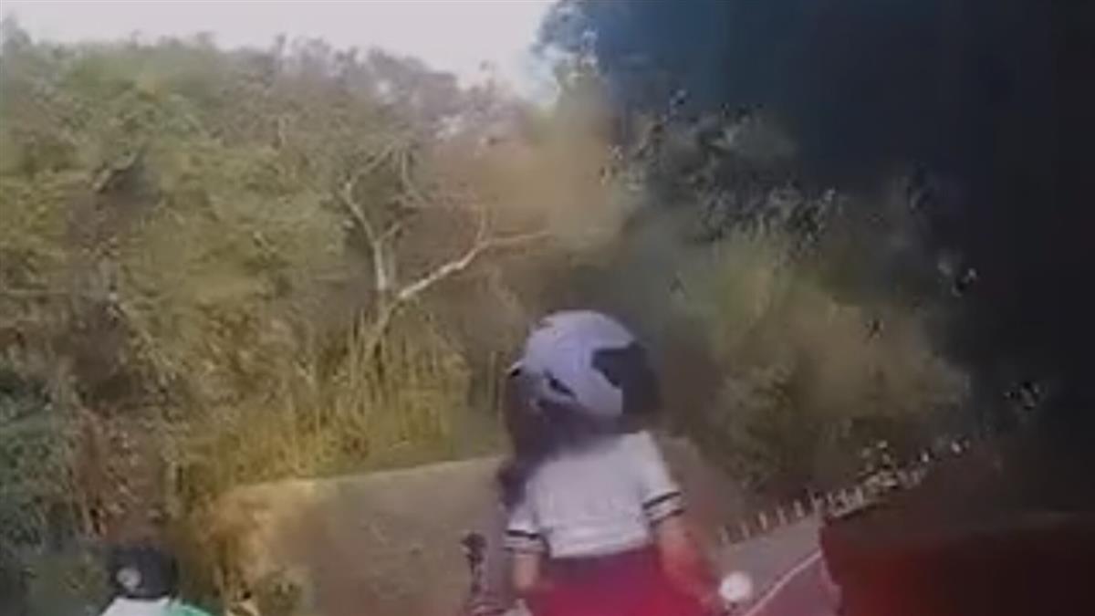 追焦跑山妹「激短裙」狂亂飛 男友自豪：沒讓我漏氣