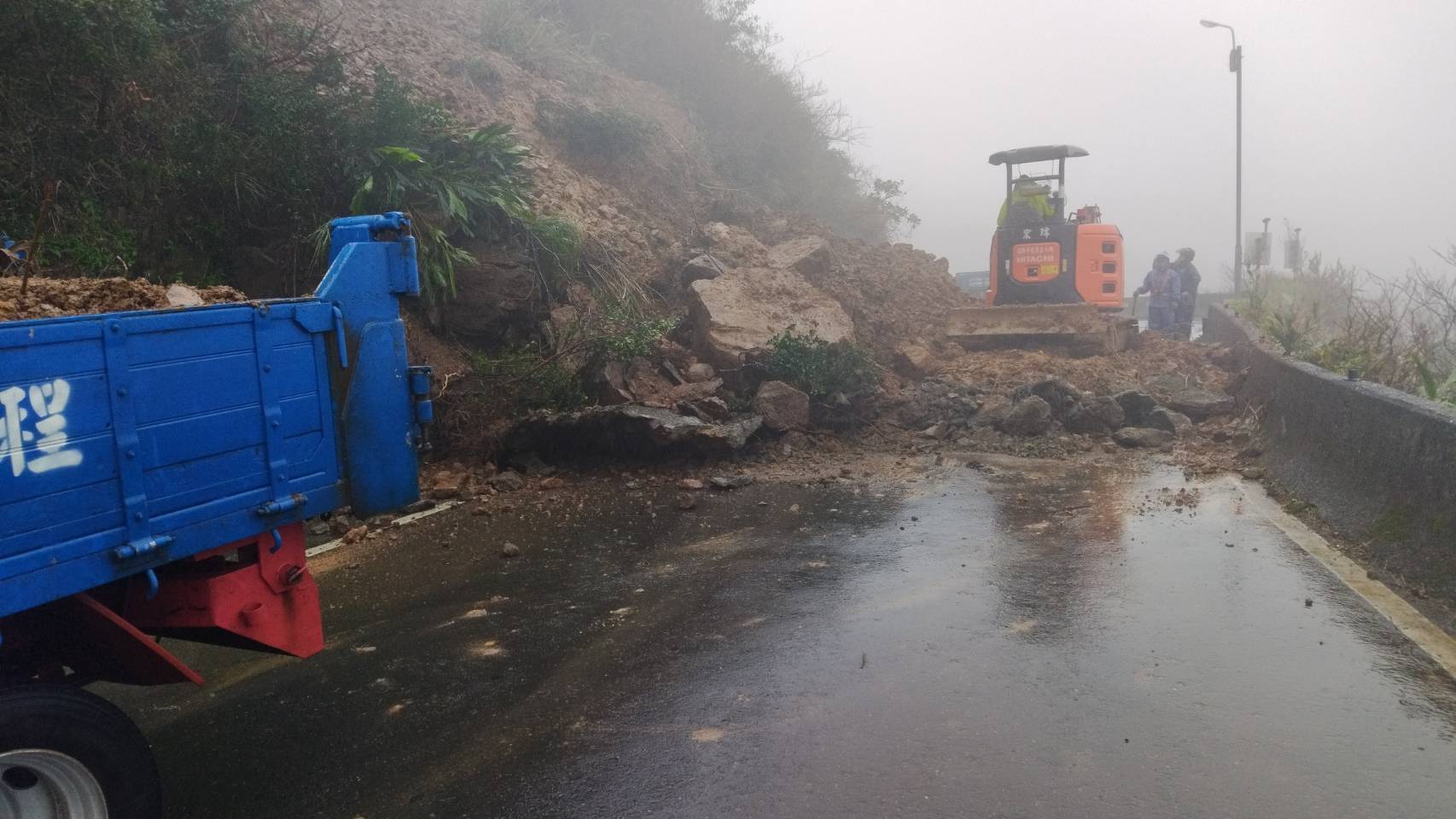 ▼瑞芳發生土石崩塌。（圖／東森新聞）