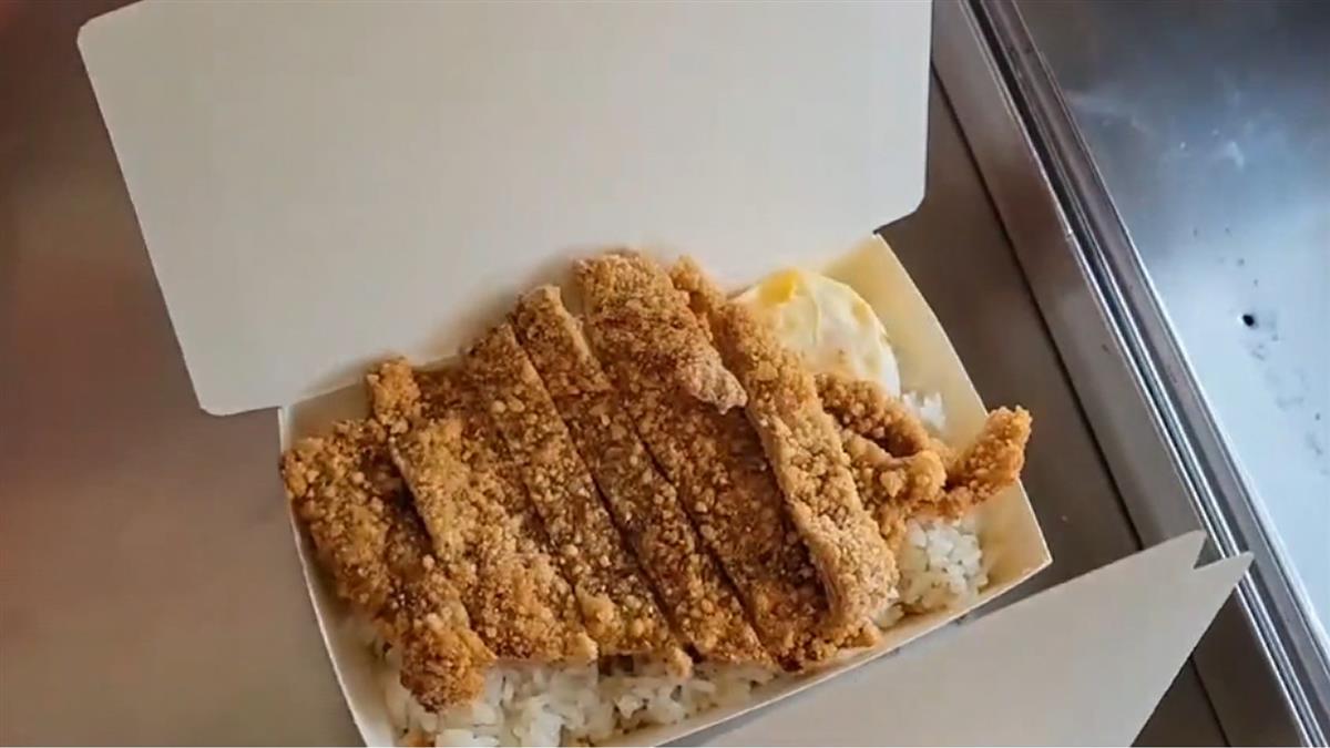 ▼排骨從15元漲價到20元。（圖／東森新聞）