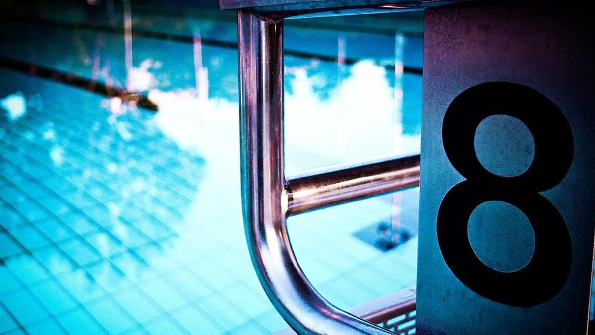 人妻外遇生子！竟喊「游泳池水太髒」 綠帽尪相信了