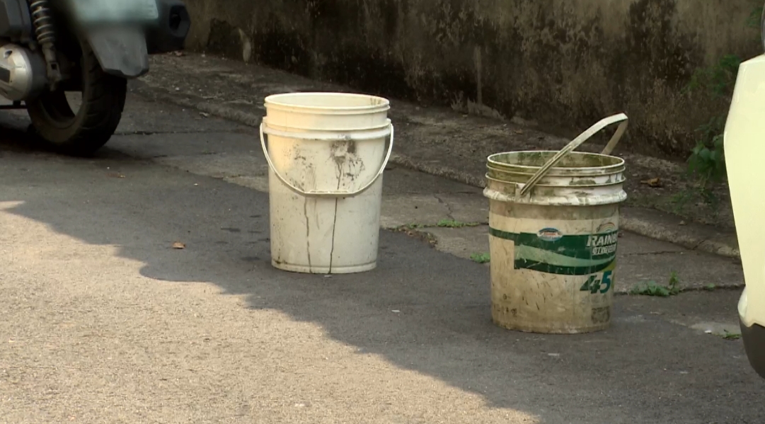 ▼附近住戶對於鄰居使用物品占位已見怪不怪，也產生許多怨言。（圖／東森新聞）