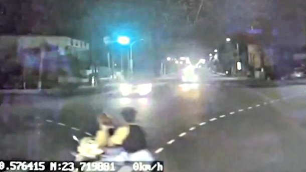 ▼外籍移工騎車雙載卻發生車禍。（圖／東森新聞）