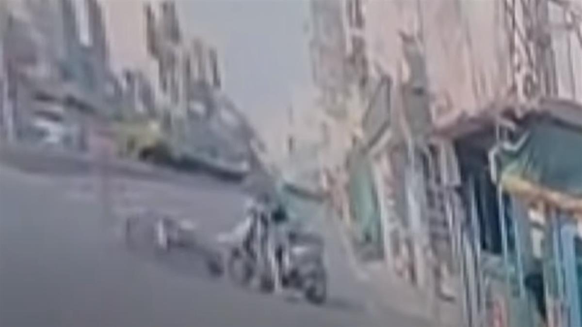 獨／沒撞到也有事？婦闖紅燈自摔告零肇責騎士傷害