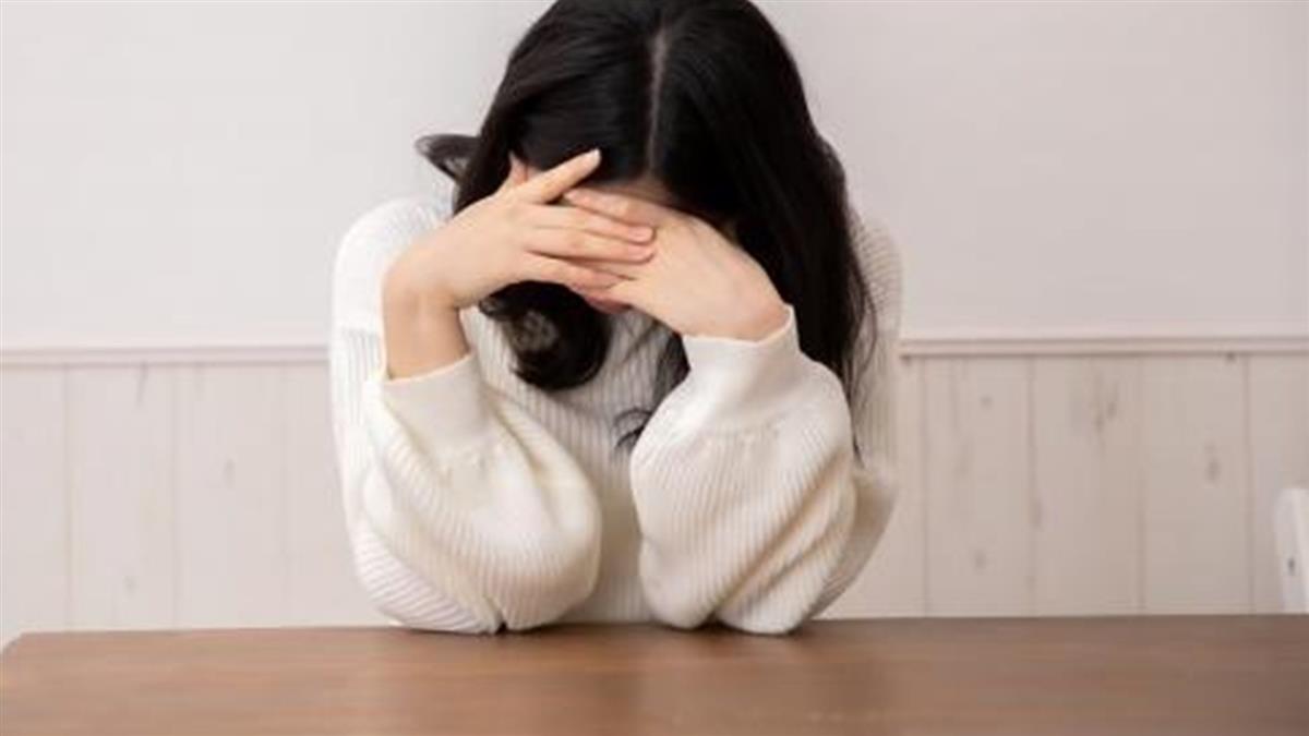 雇主強抓女看護手進內褲 遭逮辯「抓鸚鵡給她摸」