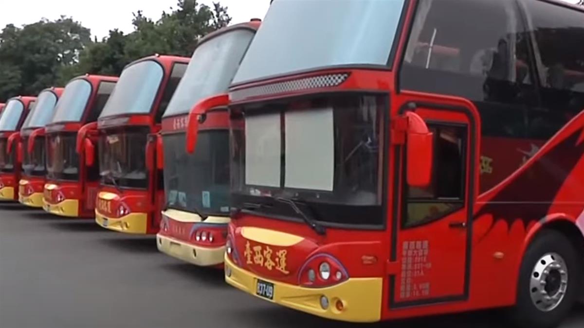「缺工+車齡限制」招標難 多校傳開學「恐沒校車坐」