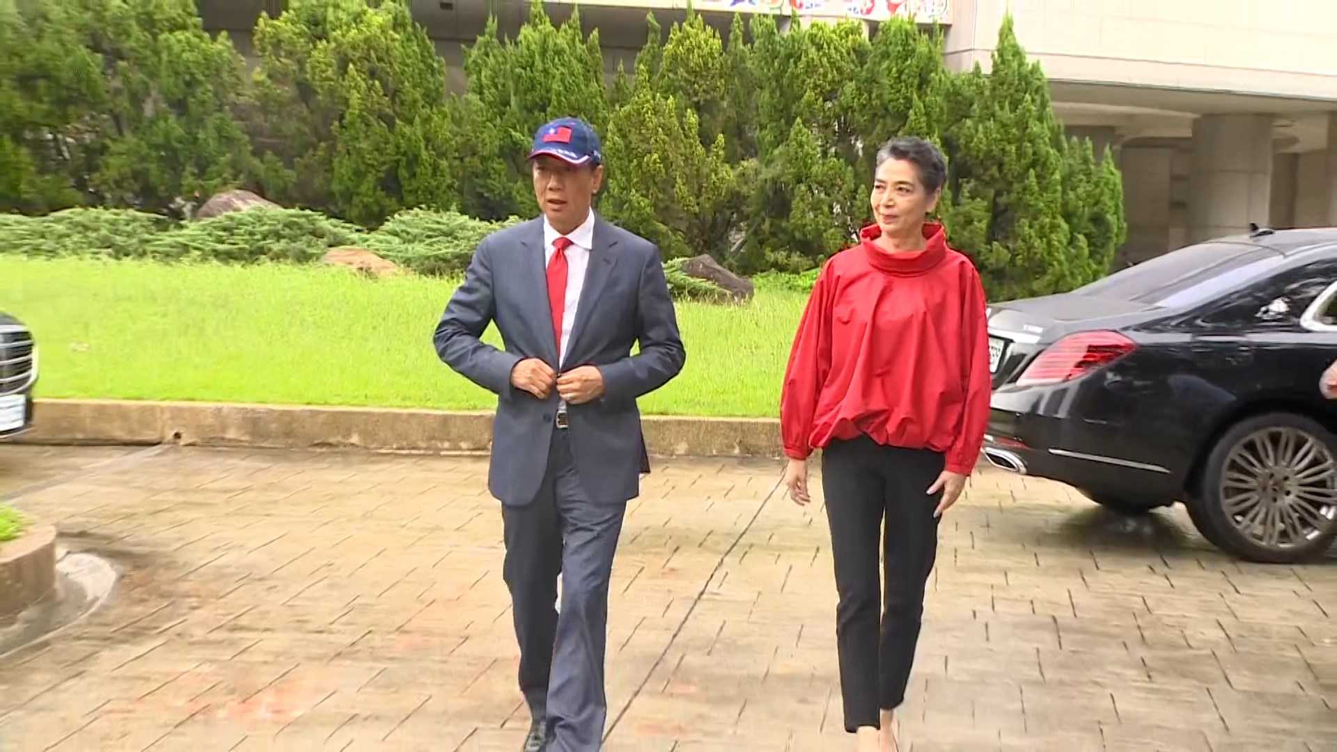 ▼郭台銘參加北市府升旗。（圖／東森新聞）