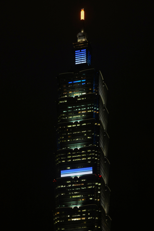 ▼101點燈悼念死者。(圖/中央社)