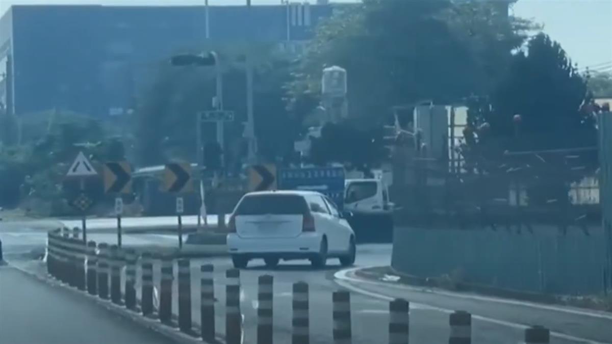 開進彎道未打方向燈 女遭檢舉開罰1200元