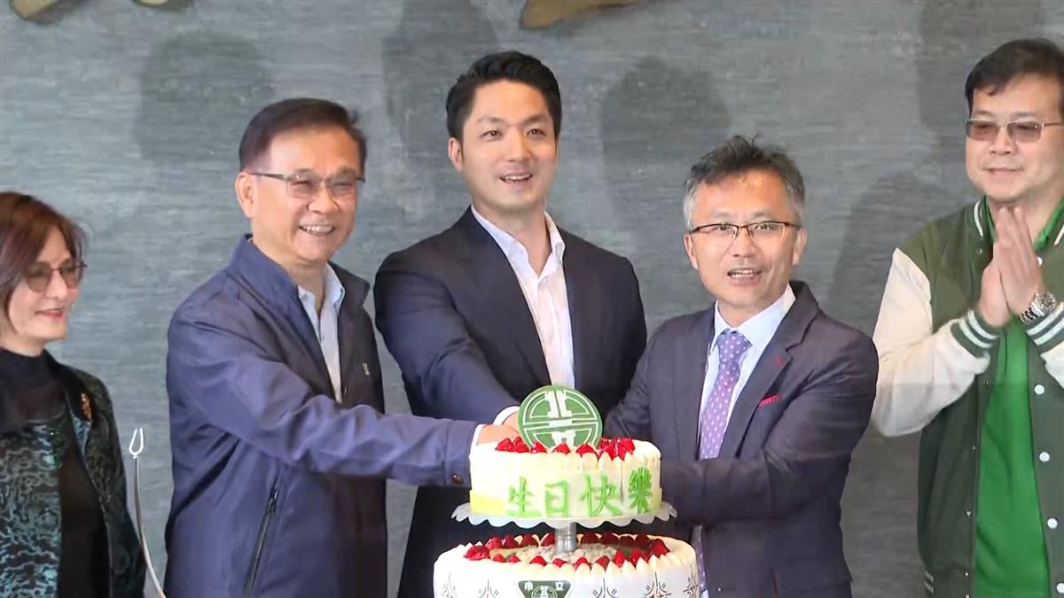 完成高中時的夢！蔣萬安踏入北一女展現高人氣