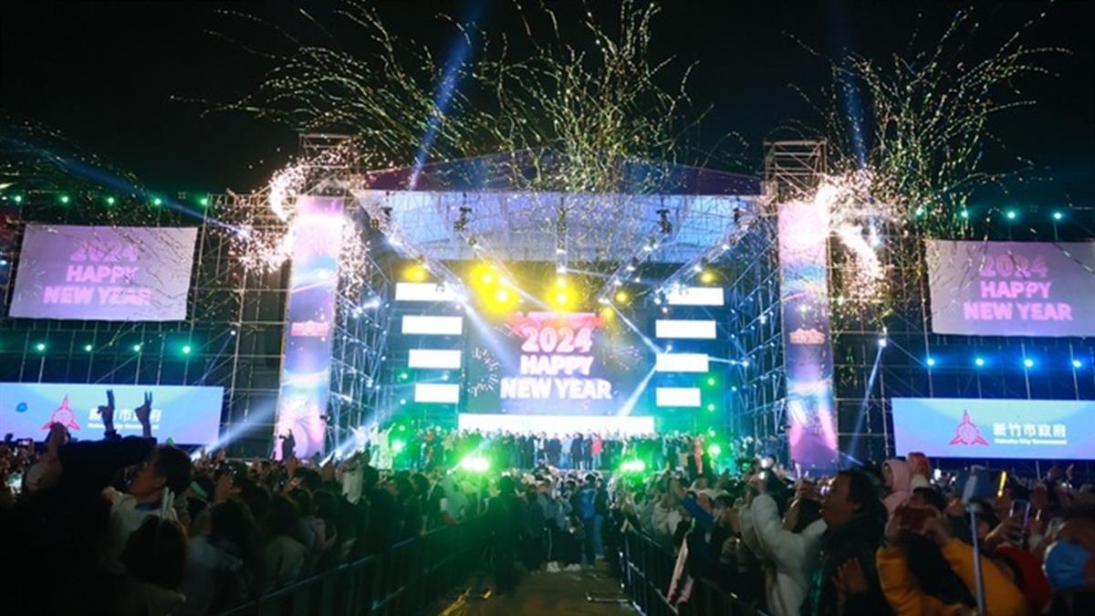 新竹跨年晚會風太大？吊臂攝影機疑遭吹落 砸傷6人