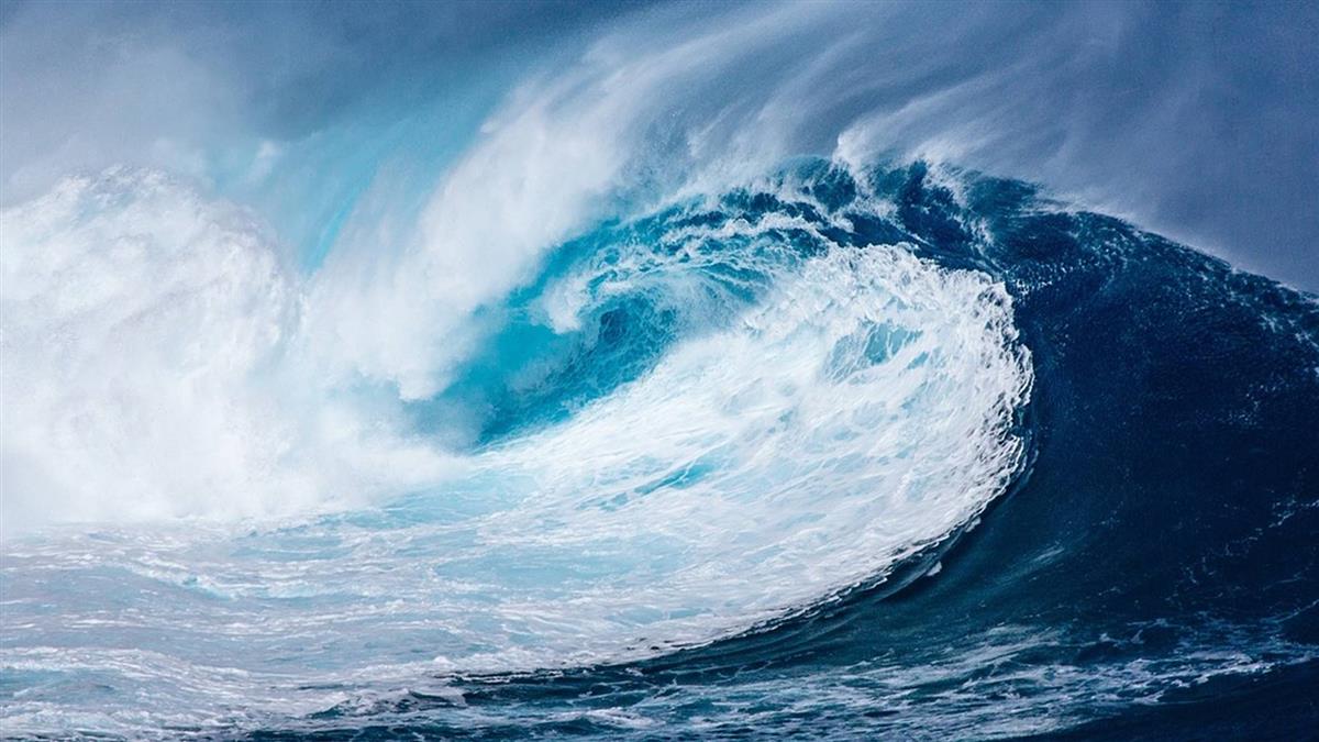 即／日本7.6強震！恐有5公尺海嘯 「浪大」畫面曝