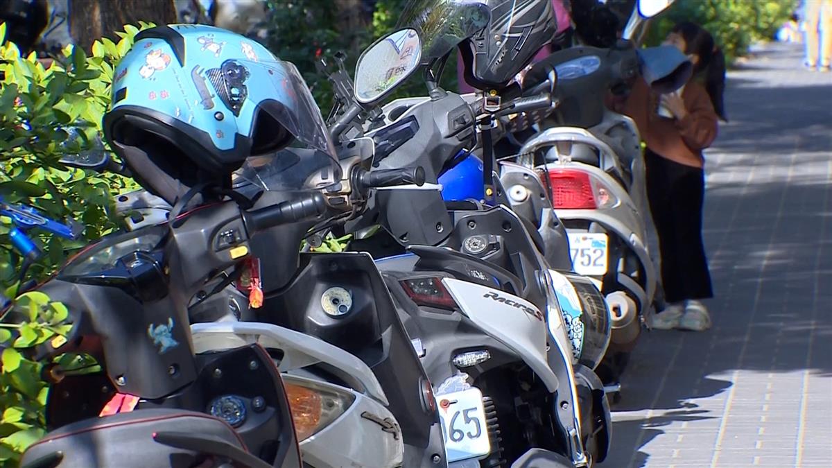 獨家／台中一中人行道違停亂象 網紅拍片勸離竟爆口角