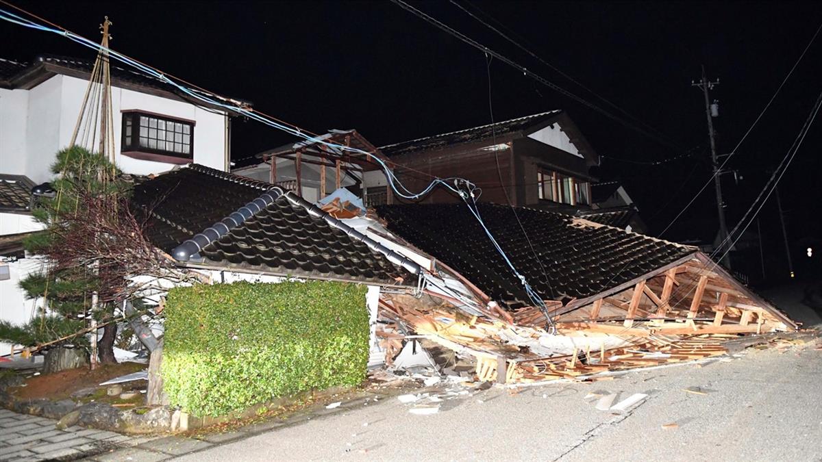 新年假期遇7.6強震！ 日震區民眾驚恐「上山逃竄」避海嘯