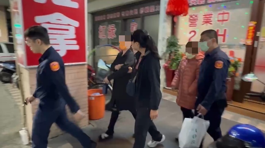 ▼警方這一次的查緝行動，總共逮捕兩男兩女，分別涉嫌媒介還有從事非法性交易。（圖／東森新聞）