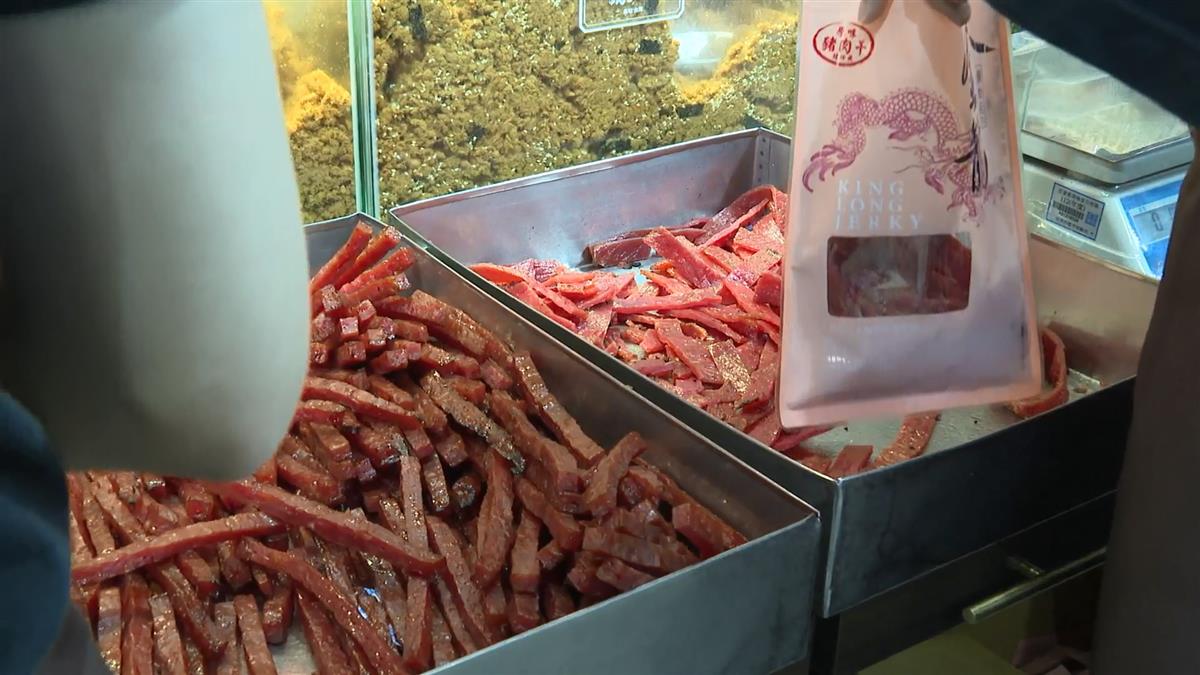 準備過年了！南門市場肉乾店人潮大增一倍