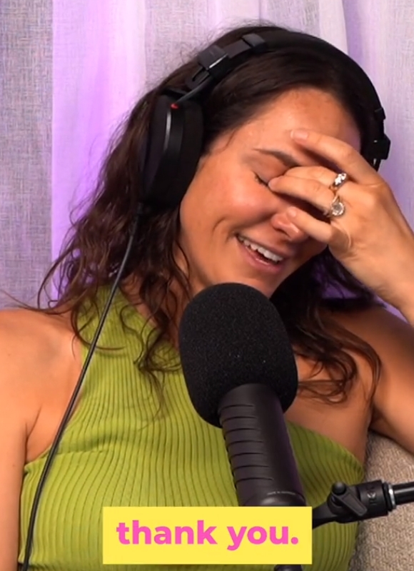 ▼節目播出後大受好評，連搭檔主持人伯恩都被逗得哈哈大笑。（圖／翻攝自TikTok／lifeuncutpodcast）