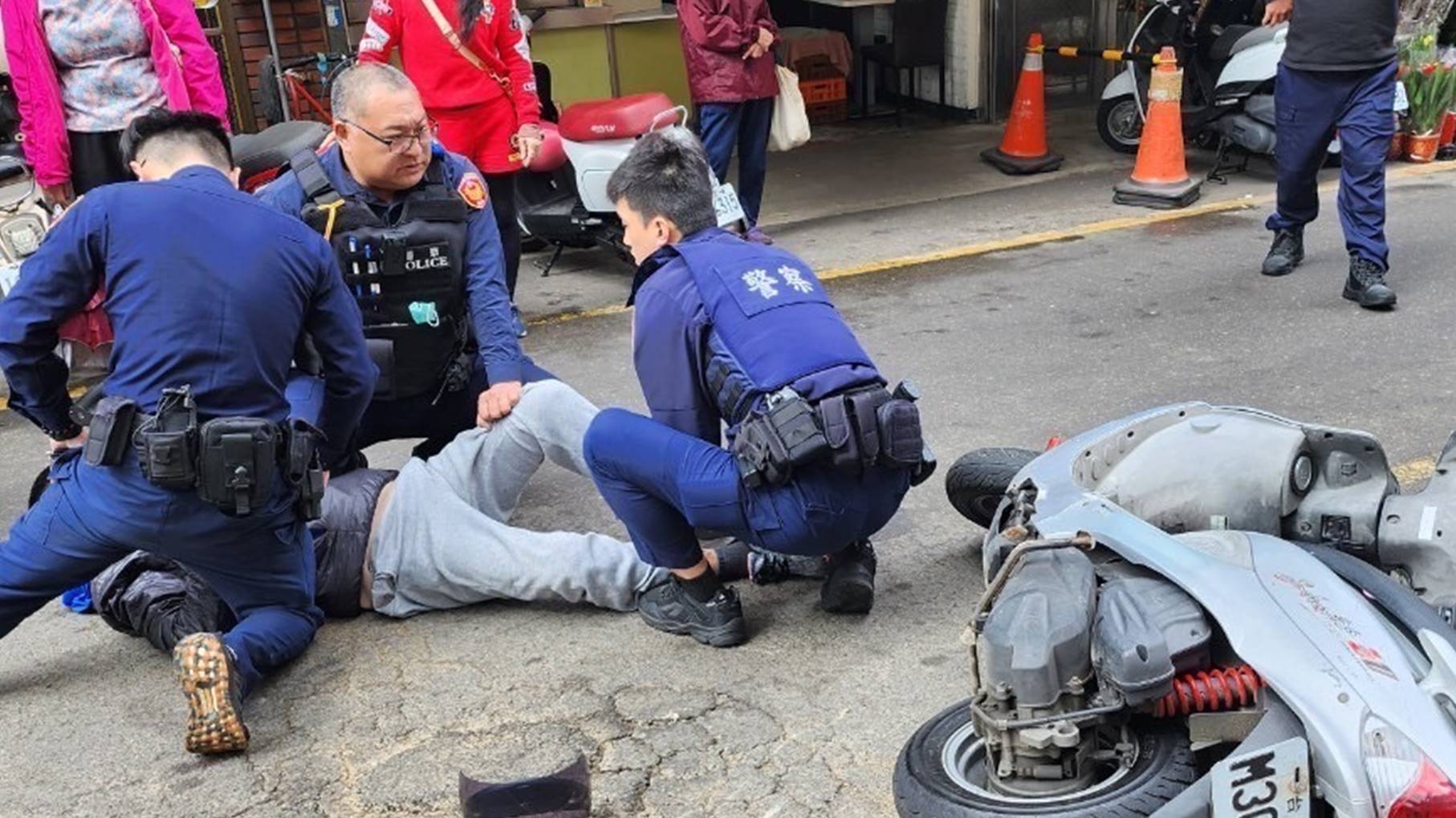 ▼民生街菜市場發生歹徒行搶案件(圖/東森新聞)