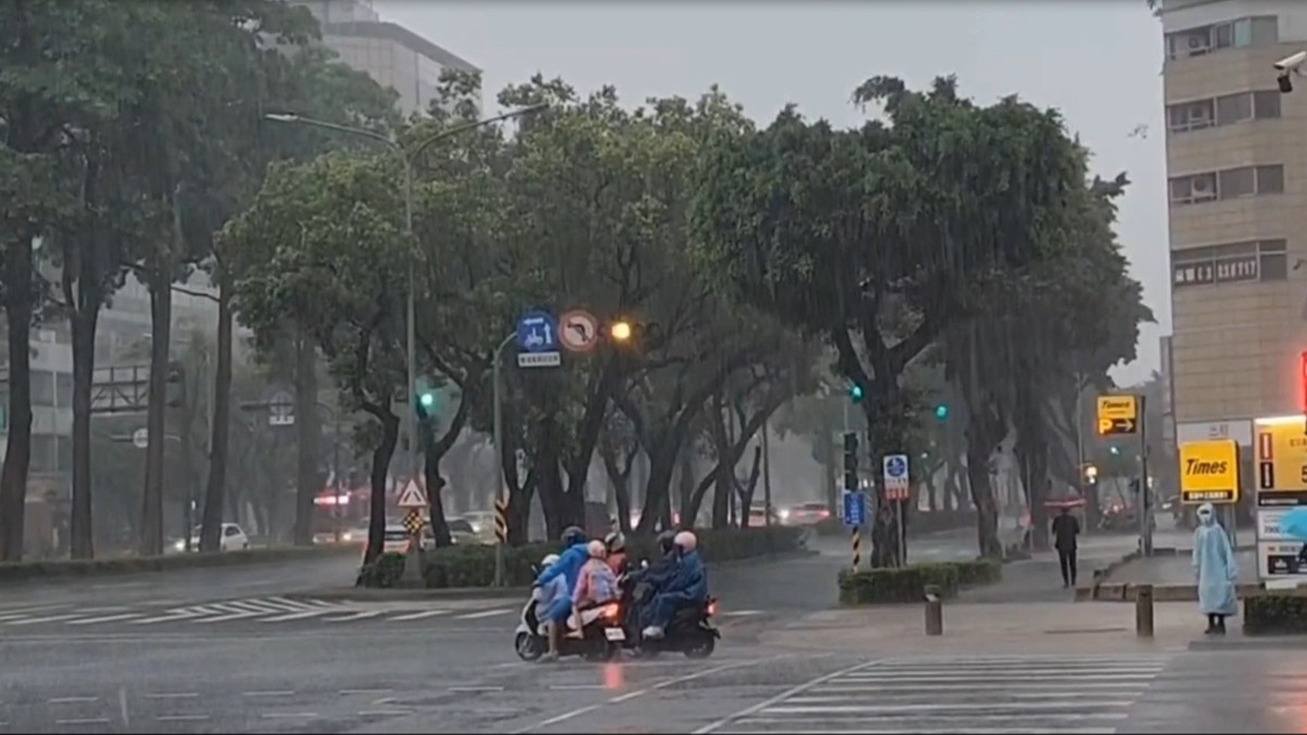 端午連假期間天氣不穩定。（圖／東森新聞）