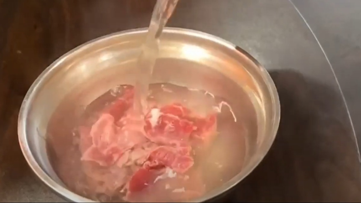 台南某間牛肉湯店總評價只有2.5顆星。（圖／東森新聞）