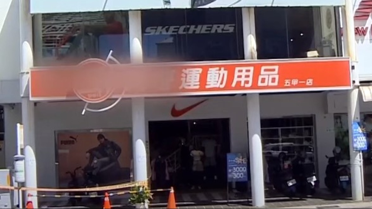 高雄有一間運動用品2樓的落地窗因高溫爆炸。（圖／東森新聞）