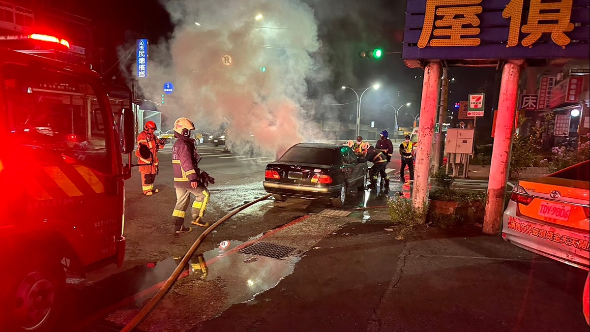 消防人員到場救援。（圖／翻攝畫面）